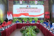 PAN Belum Putuskan Tawaran...