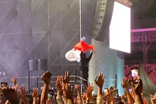 Alan Walker Tutup Penampilannya...