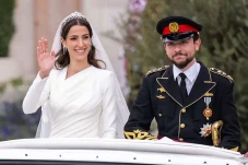 10 Fakta Rajwa Al Saif...