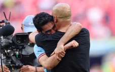 Momen Tangis Haru Gundogan...