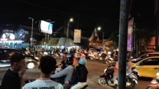 Bentrok Pecah di Jalan...