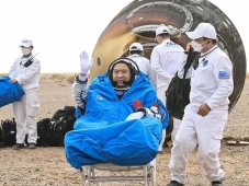 3 Astronot China Sukses...