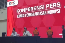 KPK Tahan 3 Penyuap...