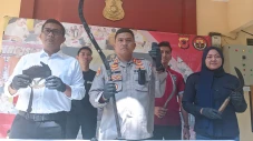 Viral Gerombolan Pemuda...