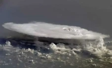 Awan Es di Atmosfer...