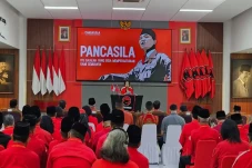 Megawati Sampaikan Pidato...