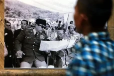 Selain Soekarno, Tiga...