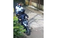 Terekam CCTV, Komplotan...