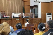 Sidang Perdana Mario...