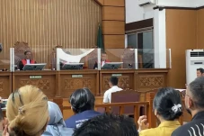Jaksa Bacakan Dakwaan...
