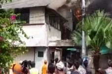 9 Rumah di Tambora Hangus...