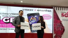 Kerja Sama Smartfren-Vision+...
