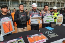 6 Pencuri Kabel dan...