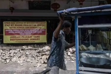 Ruko Caplok Bahu Jalan...
