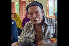 Viral Kakek Mualaf Jalan...