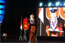 Hadapi Perkembangan...