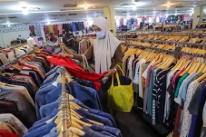 Pedagang Baju Bekas...