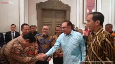 Prabowo Diperkenalkan...