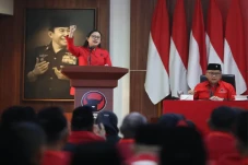 Rakernas PDIP Rekomendasikan...