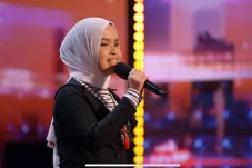 Putri Ariani Dapatkan...