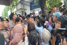 PN Jaktim Tutup Seluruh...