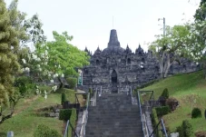 Kemenparekraf Tegaskan...