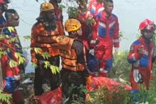 Hilang Semalam, Pegawai...