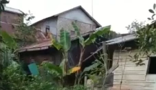 Detik-detik Rumah di...