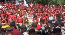 Ribuan Pasukan Merah...