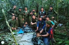 Bagaimana Cara 4 Anak...