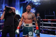 Shane Mosley Jr. Tantang...