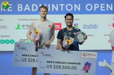 Anthony Ginting Pertahankan...