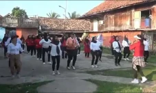 Gandeng Emak-emak dan...