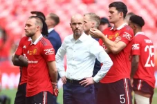 Gary Neville Beber 2...