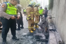 Motor Terbakar di Underpass...
