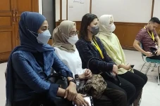 Istri Vincent Rompies...