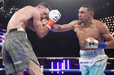 Josh Taylor Pengin Naik...