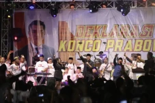 Ribuan Relawan Konco...