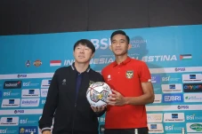 Shin Tae-yong: Timnas...