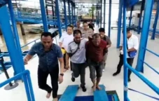 Asyik Tidur di Rumah,...