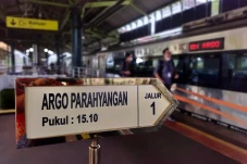 Tarif Kereta Cepat Jakarta-Bandung...