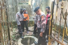Misteri Bau Bangkai...