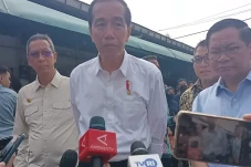 Respons Jokowi soal...