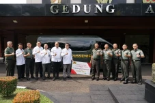 Pussenif TNI AD Terima...