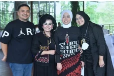 Bertemu Putri Ariani,...