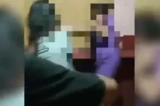 Kejam! Remaja Putri...