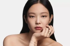 Jennie BLACKPINK Minta...