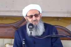 Iran Larang Ulama Sunni...