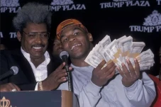 Mike Tyson Habiskan...