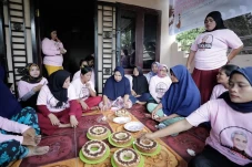 Lestarikan Makanan Khas,...